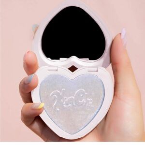 NWOT KimChi Chic Beauty Pearl Gone Wild Highlighter - 01 Hope